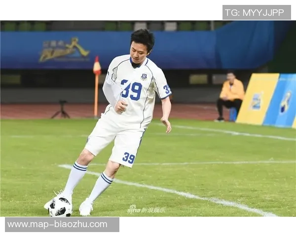 《奔跑吧足球球星挑战极限突破自我展现魅力与力量的巅峰时刻》 《奔跑吧足球球星挑战极限突破自我展现魅力与力量的巅峰时刻》