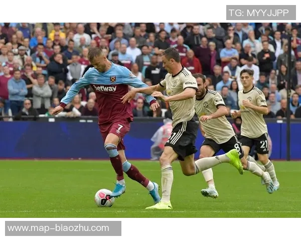 杜蕾斯携手足球球星手雷打造创意配置引发球迷热烈关注 杜蕾斯携手足球球星手雷打造创意配置引发球迷热烈关注