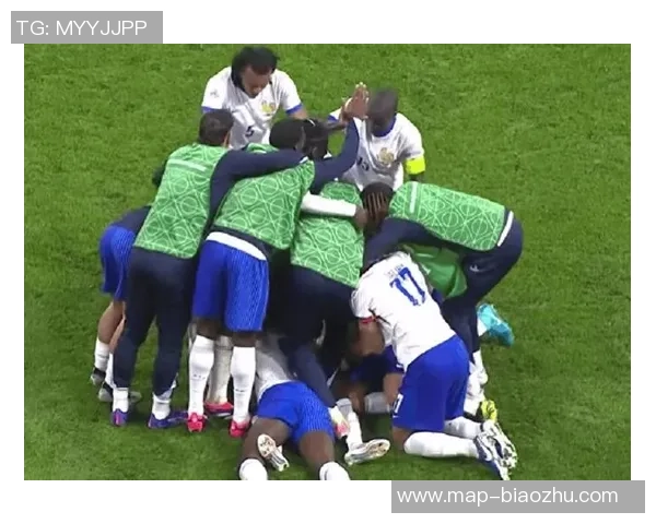 足球场上巨星泪洒赛场背后原因揭示球员心酸与压力