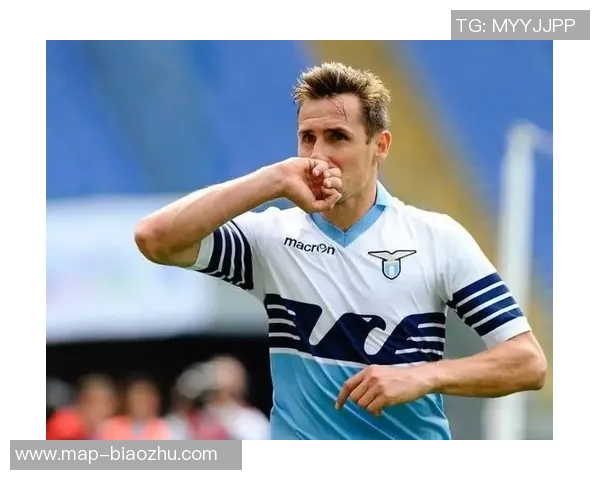 世界足球巨星齐聚一堂尽展风采荣耀时刻定格球场传奇 世界足球巨星齐聚一堂尽展风采荣耀时刻定格球场传奇